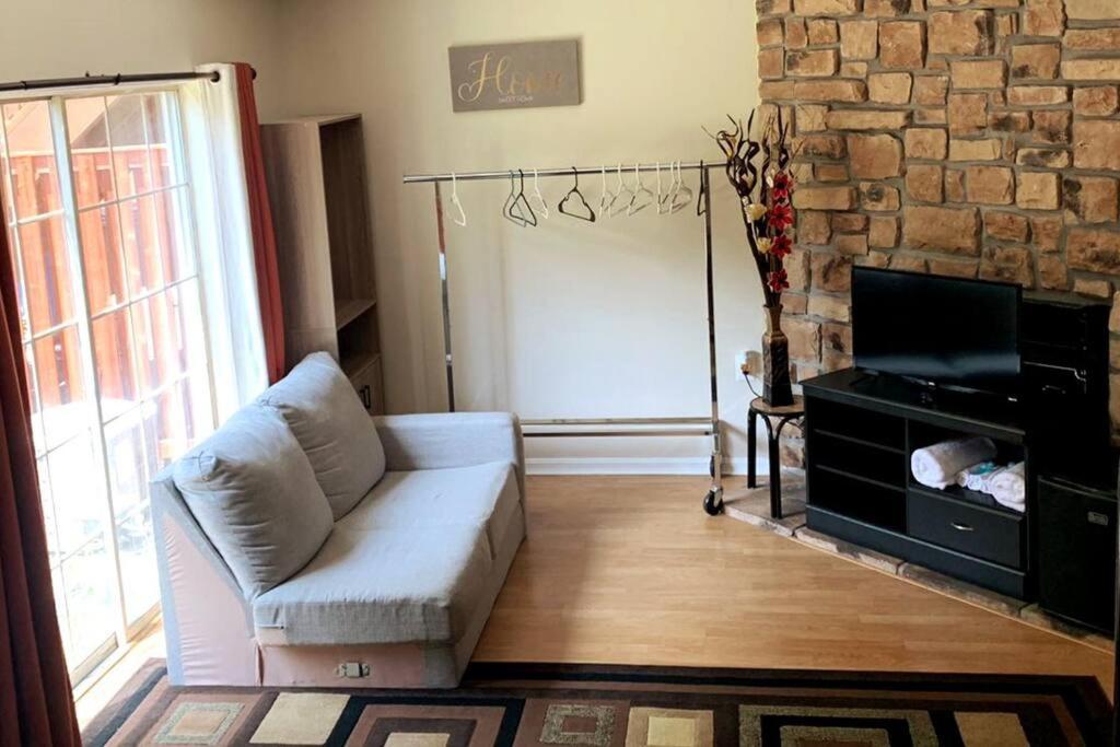 Modern Comfort Stays Александрия Екстериор снимка